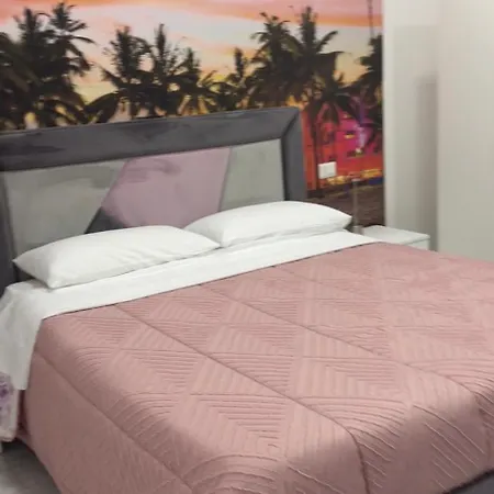 Alojamento de Acomodação e Pequeno-almoço Ohana Luxury Nápoles